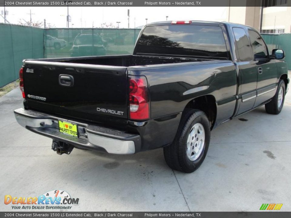 2004 Chevrolet Silverado 1500 LS Extended Cab Black / Dark Charcoal Photo #3