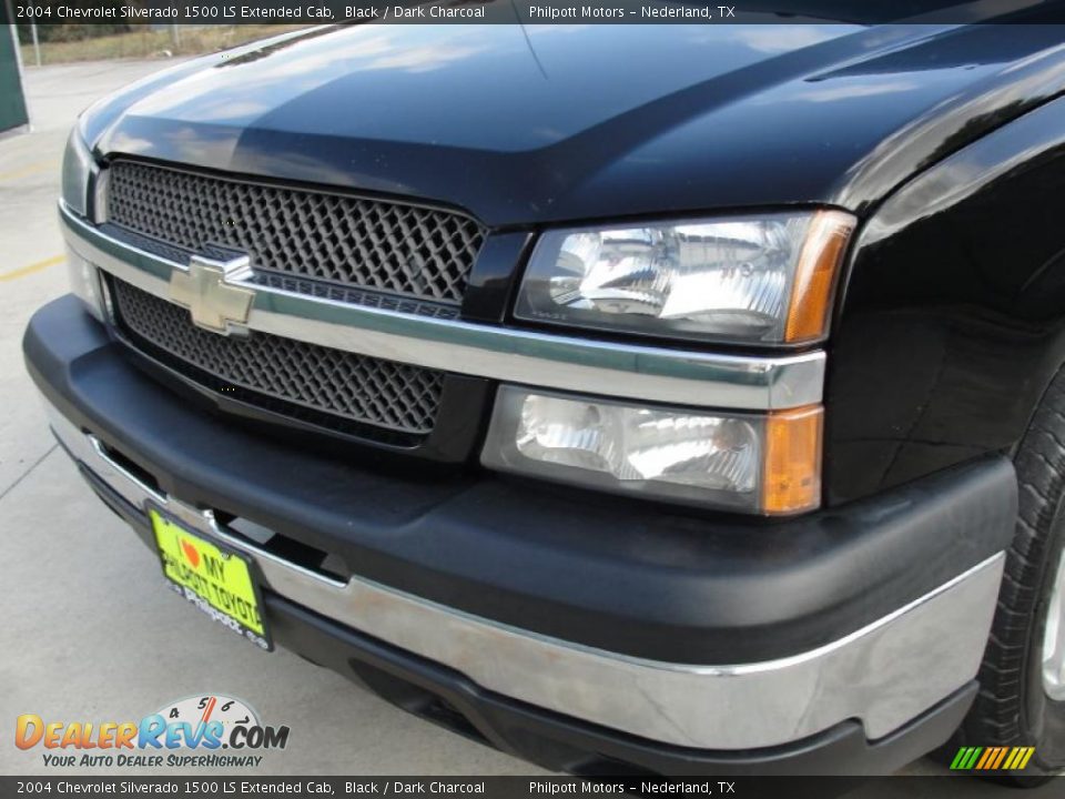 2004 Chevrolet Silverado 1500 LS Extended Cab Black / Dark Charcoal Photo #11