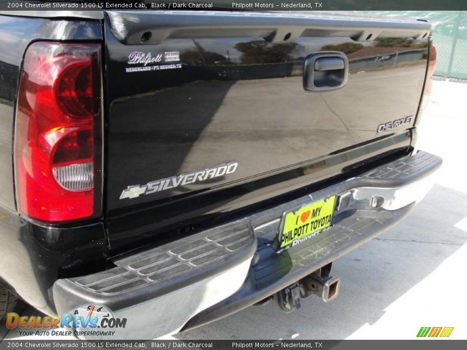 2004 Chevrolet Silverado 1500 LS Extended Cab Black / Dark Charcoal Photo #19