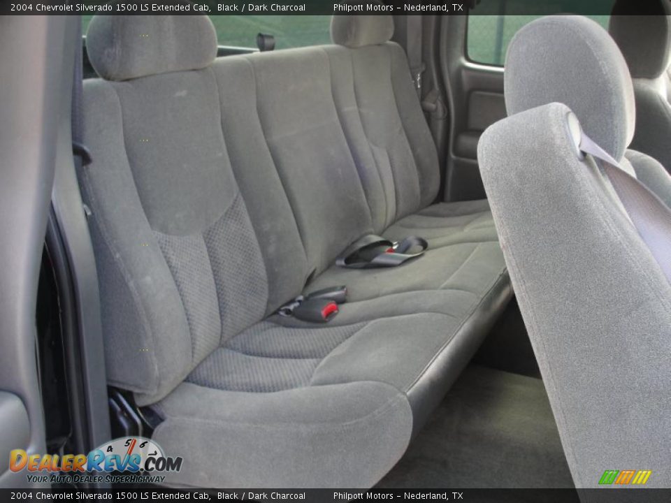 2004 Chevrolet Silverado 1500 LS Extended Cab Black / Dark Charcoal Photo #25