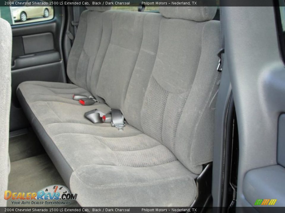 2004 Chevrolet Silverado 1500 LS Extended Cab Black / Dark Charcoal Photo #28