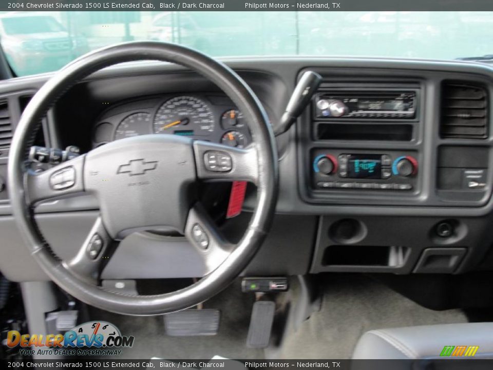 2004 Chevrolet Silverado 1500 LS Extended Cab Black / Dark Charcoal Photo #33