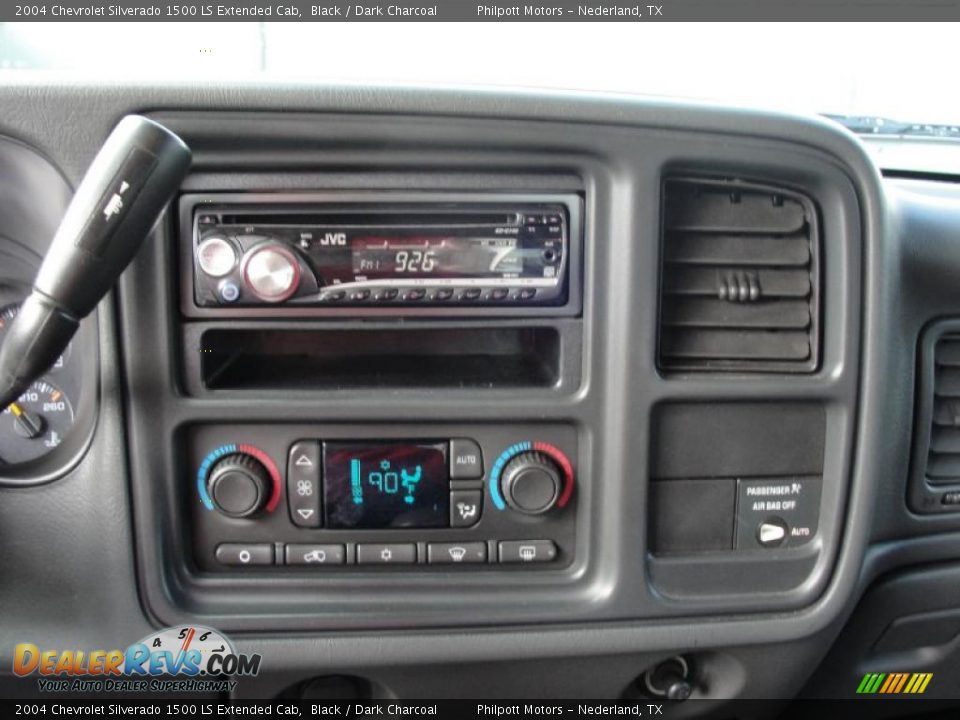 2004 Chevrolet Silverado 1500 LS Extended Cab Black / Dark Charcoal Photo #34