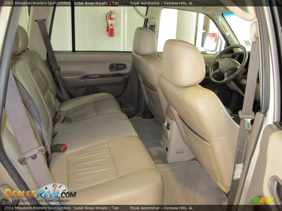 Tan Interior - 2001 Mitsubishi Montero Sport Limited Photo #9