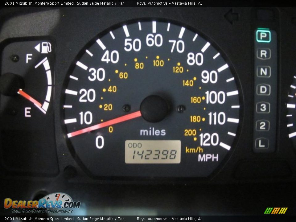 2001 Mitsubishi Montero Sport Limited Sudan Beige Metallic / Tan Photo #17