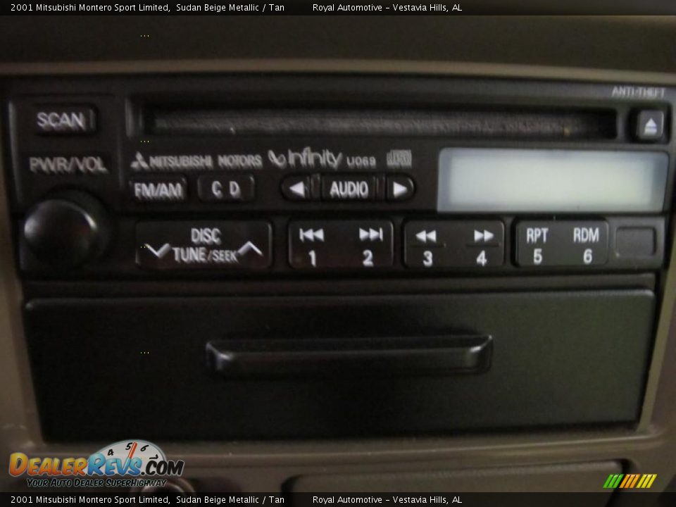 2001 Mitsubishi Montero Sport Limited Sudan Beige Metallic / Tan Photo #19