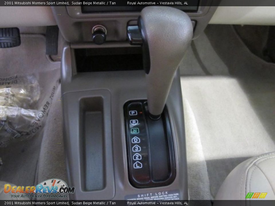 2001 Mitsubishi Montero Sport Limited Shifter Photo #20