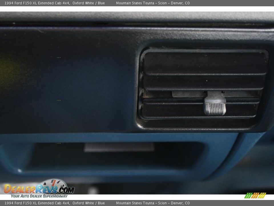 1994 Ford F150 XL Extended Cab 4x4 Oxford White / Blue Photo #21