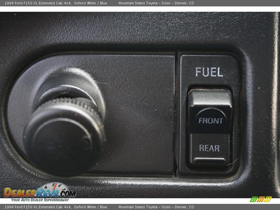 Controls of 1994 Ford F150 XL Extended Cab 4x4 Photo #22