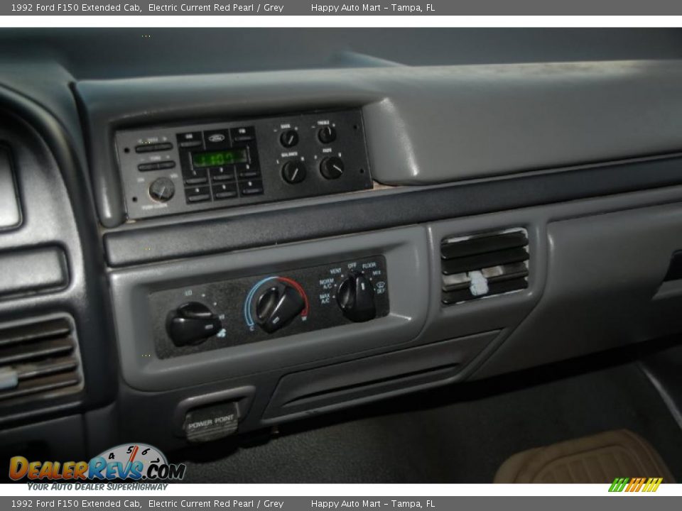 Controls of 1992 Ford F150 Extended Cab Photo #16