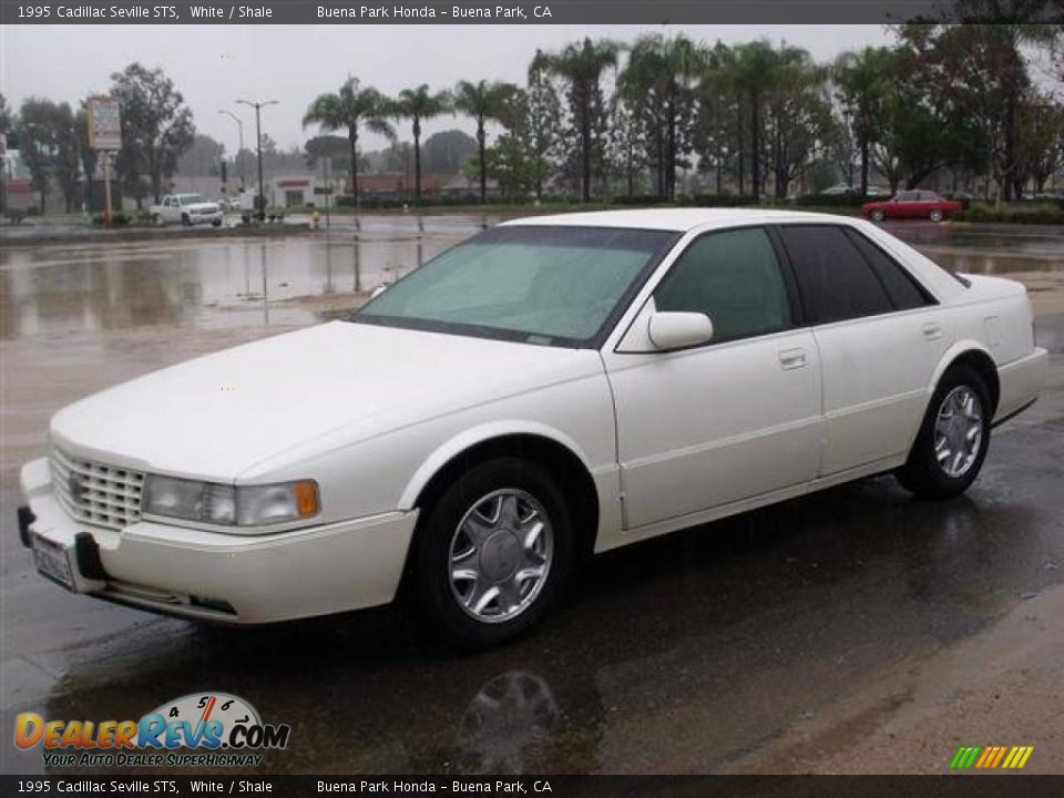1995 Cadillac Seville STS White / Shale Photo #3