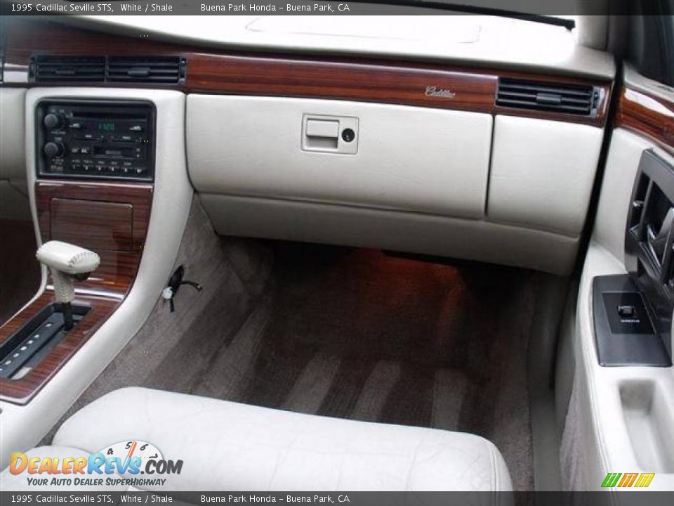 1995 Cadillac Seville STS White / Shale Photo #12