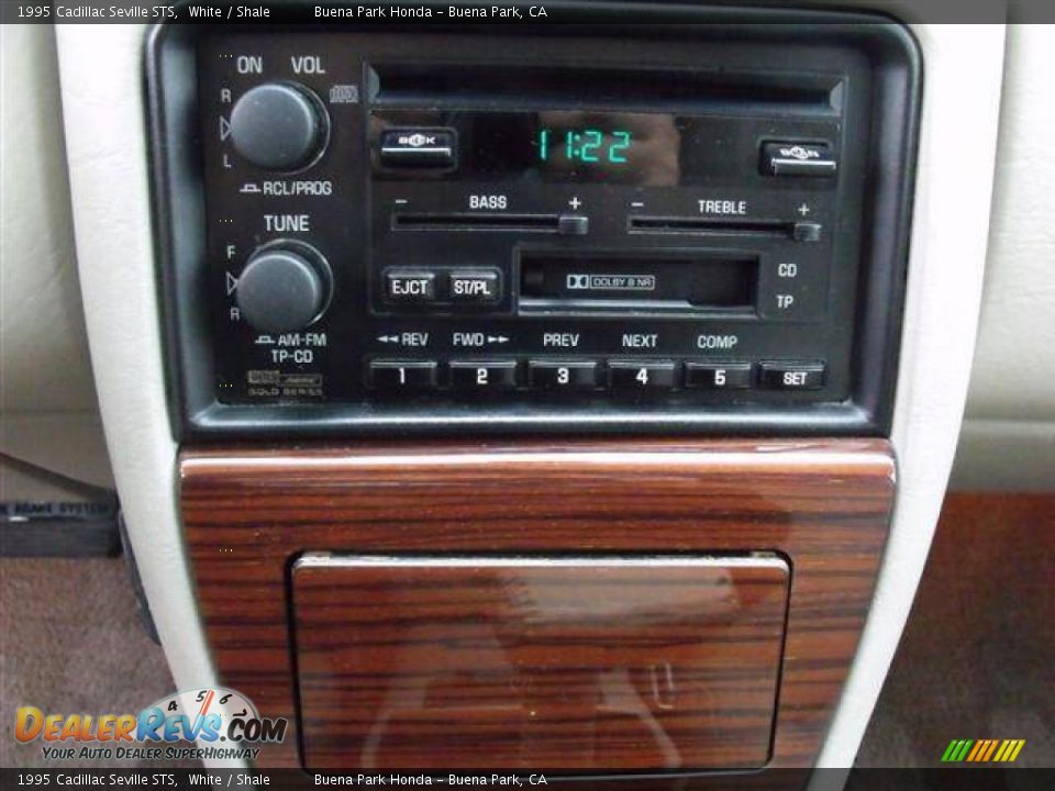 Controls of 1995 Cadillac Seville STS Photo #23
