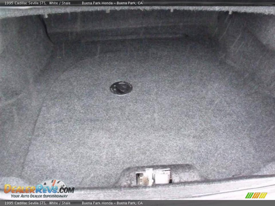 1995 Cadillac Seville STS Trunk Photo #27
