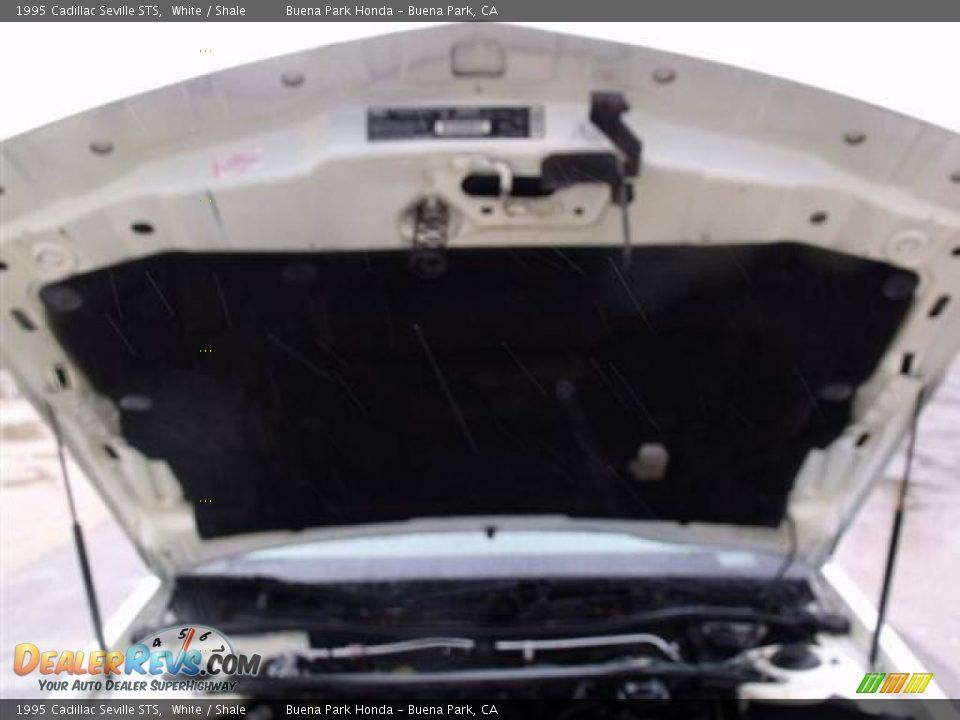 1995 Cadillac Seville STS White / Shale Photo #32