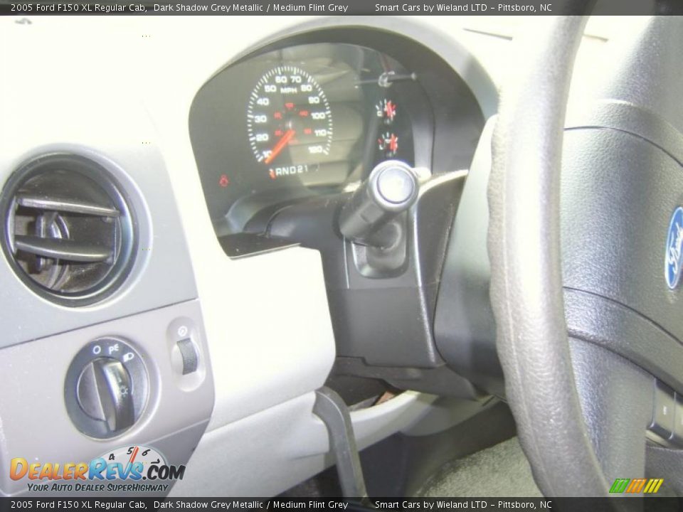 2005 Ford F150 XL Regular Cab Dark Shadow Grey Metallic / Medium Flint Grey Photo #15