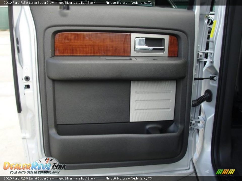 Door Panel of 2010 Ford F150 Lariat SuperCrew Photo #18
