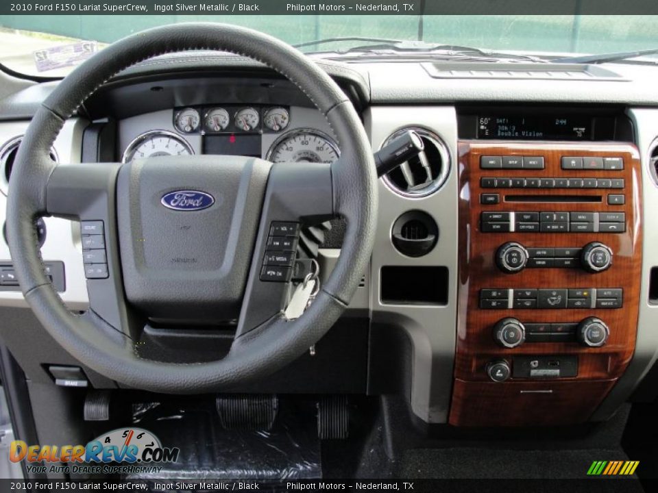 Dashboard of 2010 Ford F150 Lariat SuperCrew Photo #24