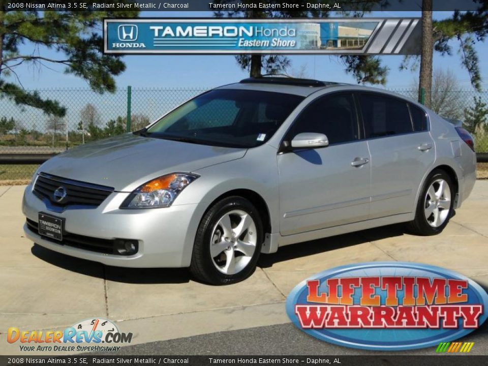 2008 Nissan Altima 3.5 SE Radiant Silver Metallic / Charcoal Photo #1