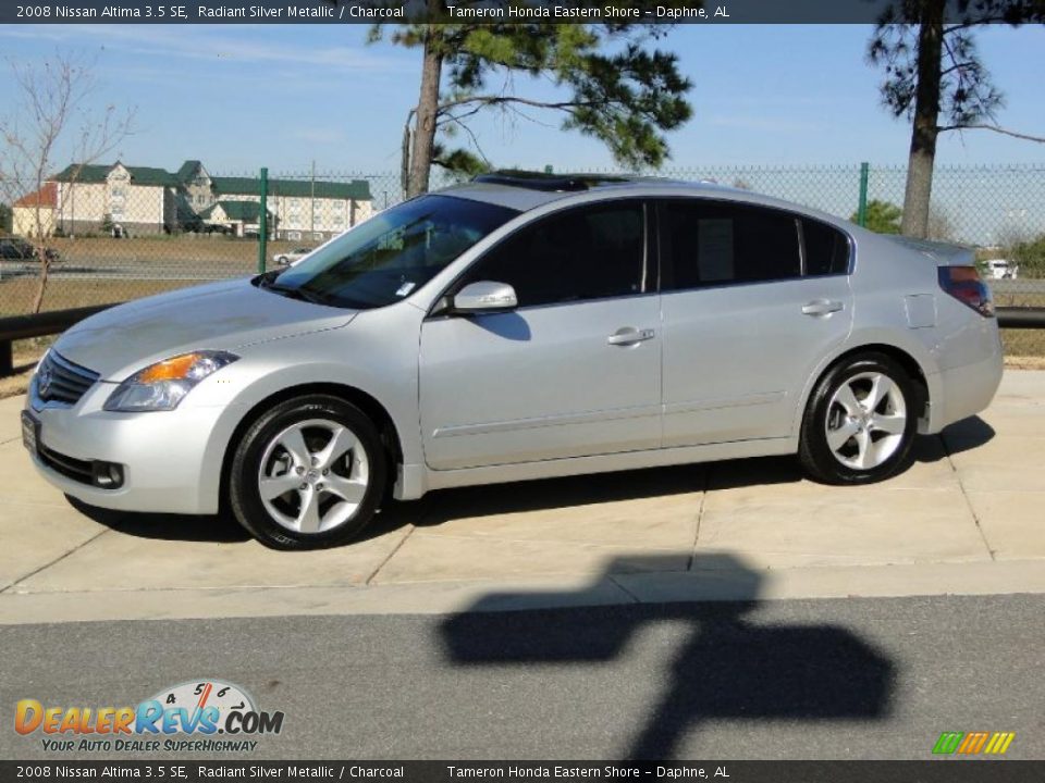 2008 Nissan Altima 3.5 SE Radiant Silver Metallic / Charcoal Photo #9