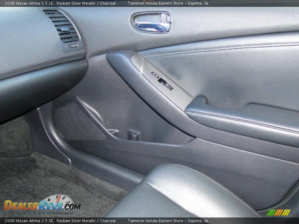 2008 Nissan Altima 3.5 SE Radiant Silver Metallic / Charcoal Photo #22