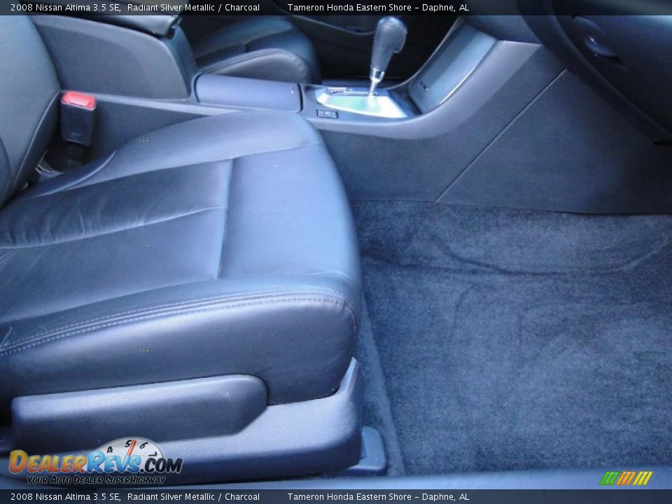 2008 Nissan Altima 3.5 SE Radiant Silver Metallic / Charcoal Photo #25