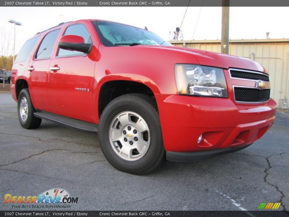 Front 3/4 View of 2007 Chevrolet Tahoe LT Photo #1