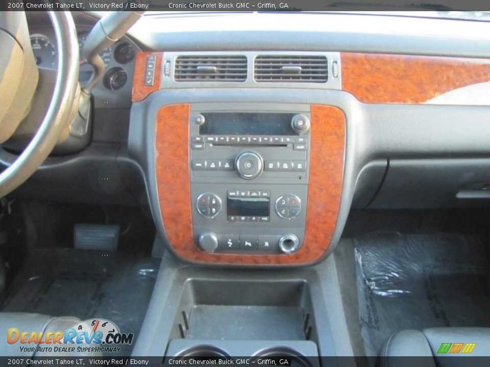 Dashboard of 2007 Chevrolet Tahoe LT Photo #16