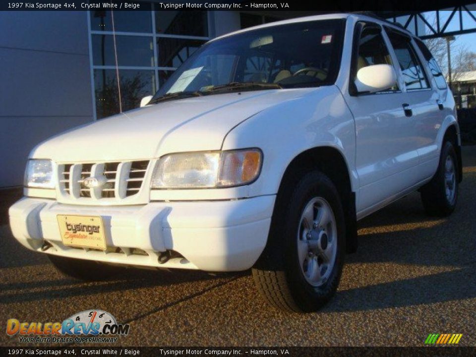 1997 Kia Sportage 4x4 Crystal White / Beige Photo #1