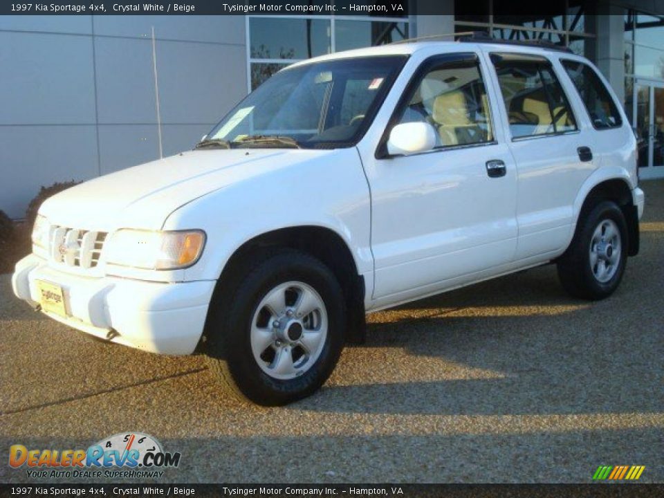 1997 Kia Sportage 4x4 Crystal White / Beige Photo #2