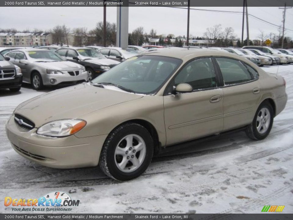 Front 3/4 View of 2000 Ford Taurus SES Photo #10