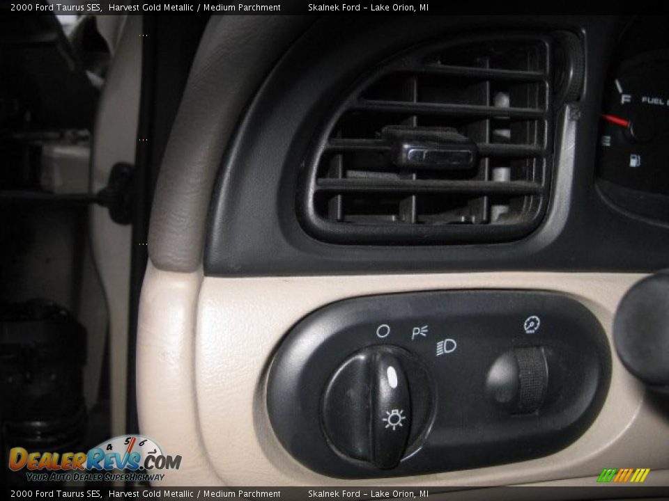 2000 Ford Taurus SES Harvest Gold Metallic / Medium Parchment Photo #24