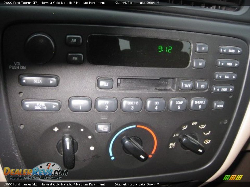 2000 Ford Taurus SES Harvest Gold Metallic / Medium Parchment Photo #27