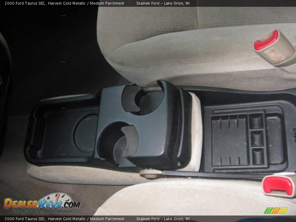 2000 Ford Taurus SES Harvest Gold Metallic / Medium Parchment Photo #30