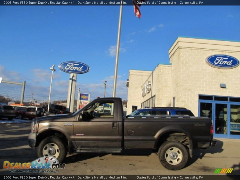 2005 Ford F350 Super Duty XL Regular Cab 4x4 Dark Stone Metallic / Medium Flint Photo #2