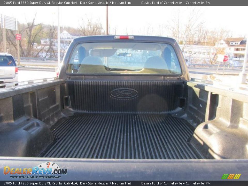 2005 Ford F350 Super Duty XL Regular Cab 4x4 Dark Stone Metallic / Medium Flint Photo #10
