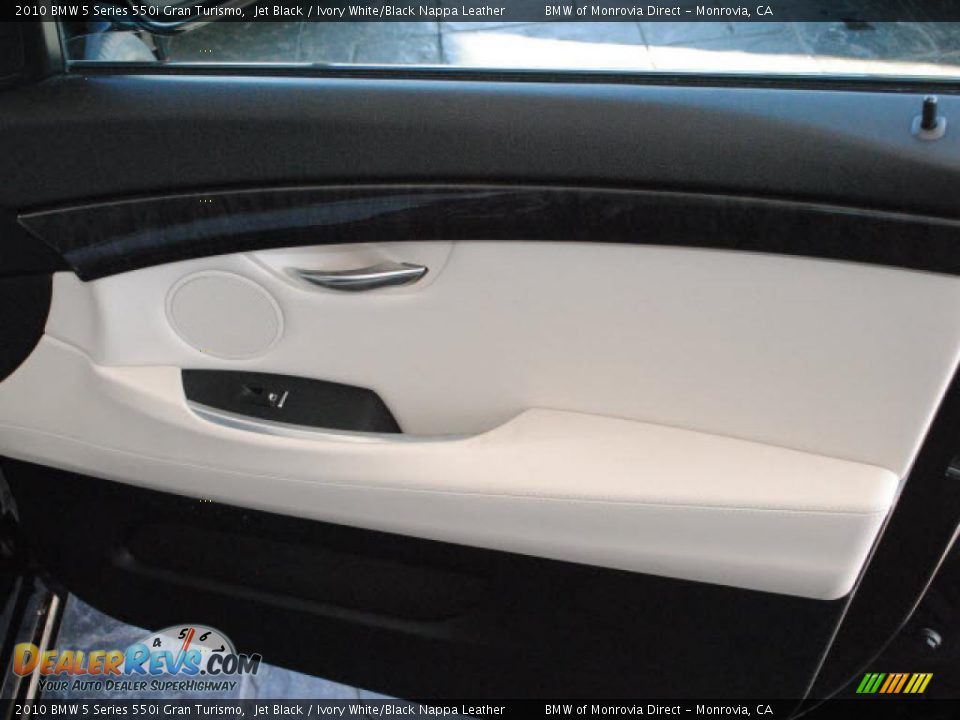 Door Panel of 2010 BMW 5 Series 550i Gran Turismo Photo #4