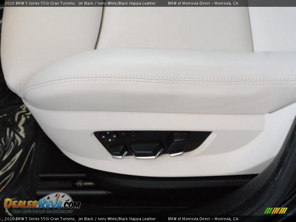 Ivory White/Black Nappa Leather Interior - 2010 BMW 5 Series 550i Gran Turismo Photo #17