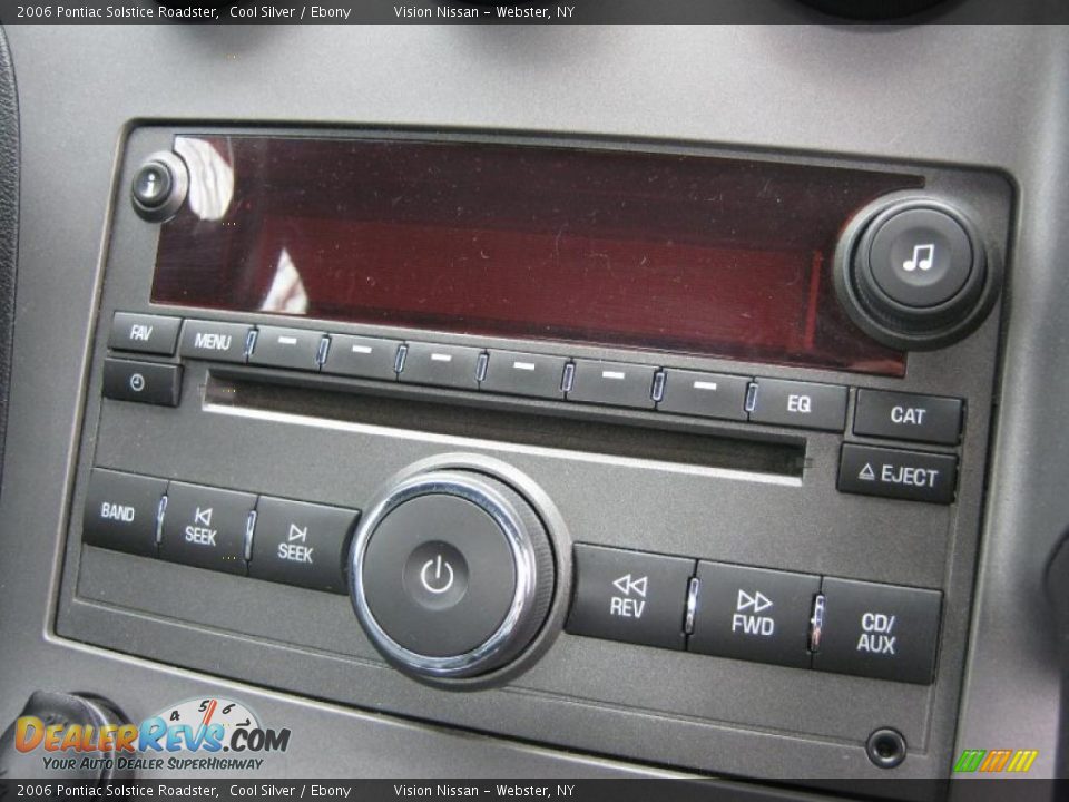 Controls of 2006 Pontiac Solstice Roadster Photo #5