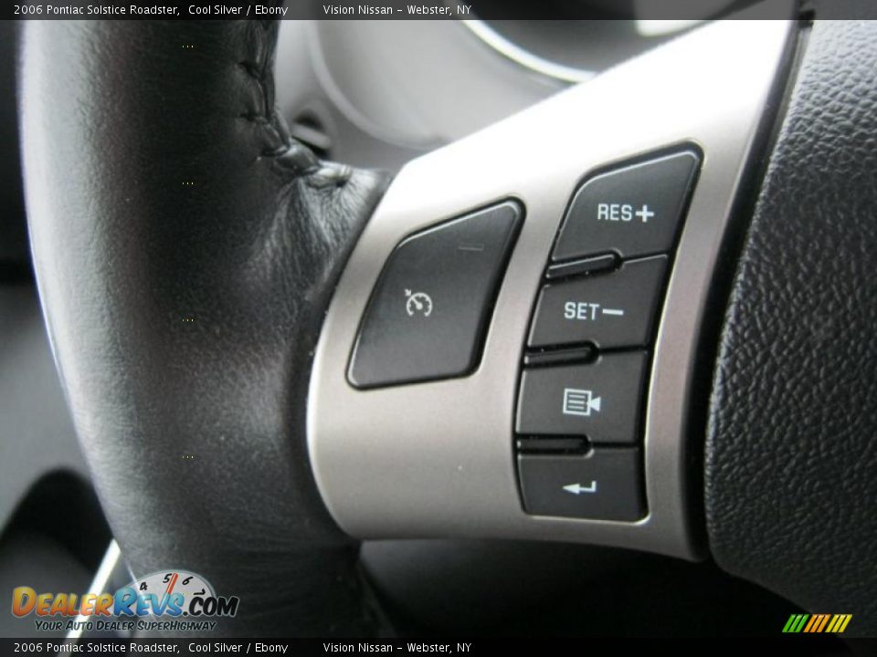 Controls of 2006 Pontiac Solstice Roadster Photo #9