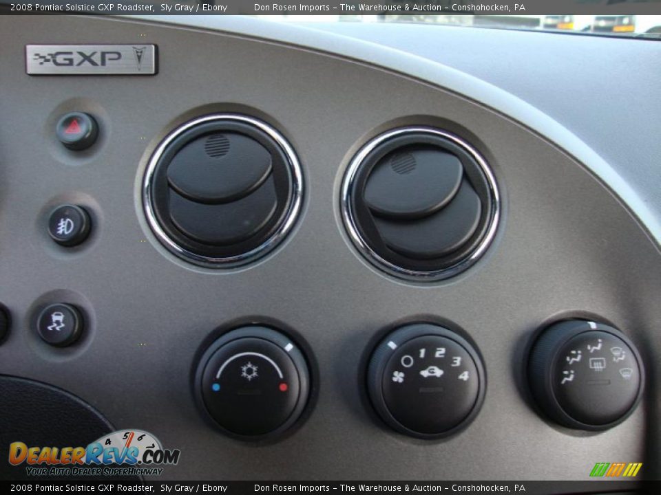 Controls of 2008 Pontiac Solstice GXP Roadster Photo #33