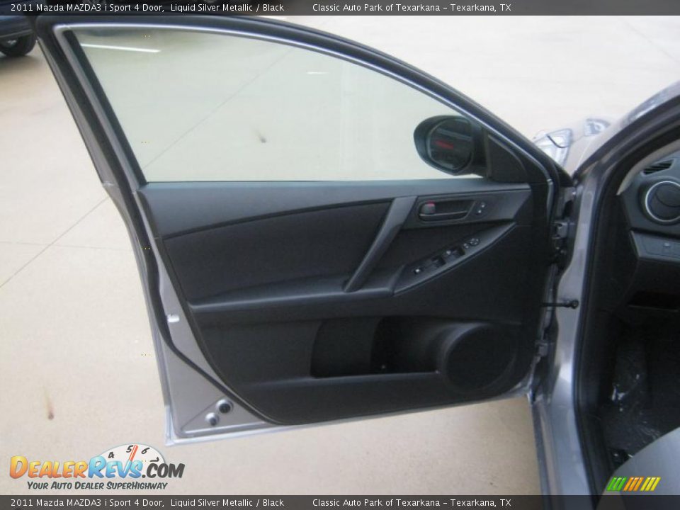 Door Panel of 2011 Mazda MAZDA3 i Sport 4 Door Photo #15