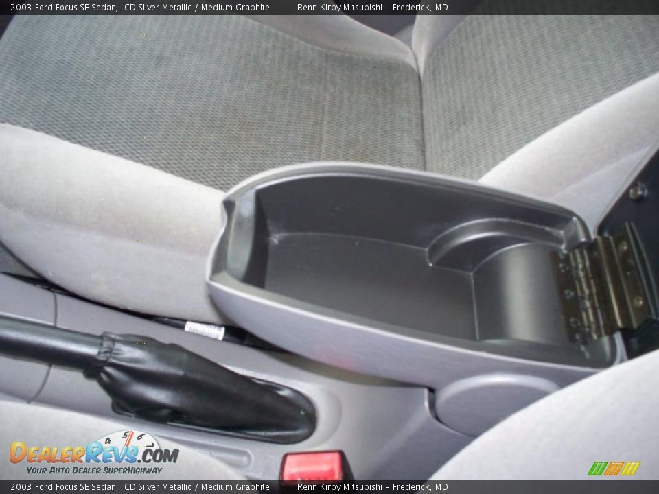 2003 Ford Focus SE Sedan CD Silver Metallic / Medium Graphite Photo #14