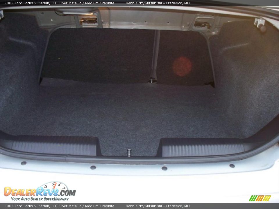 2003 Ford Focus SE Sedan Trunk Photo #16