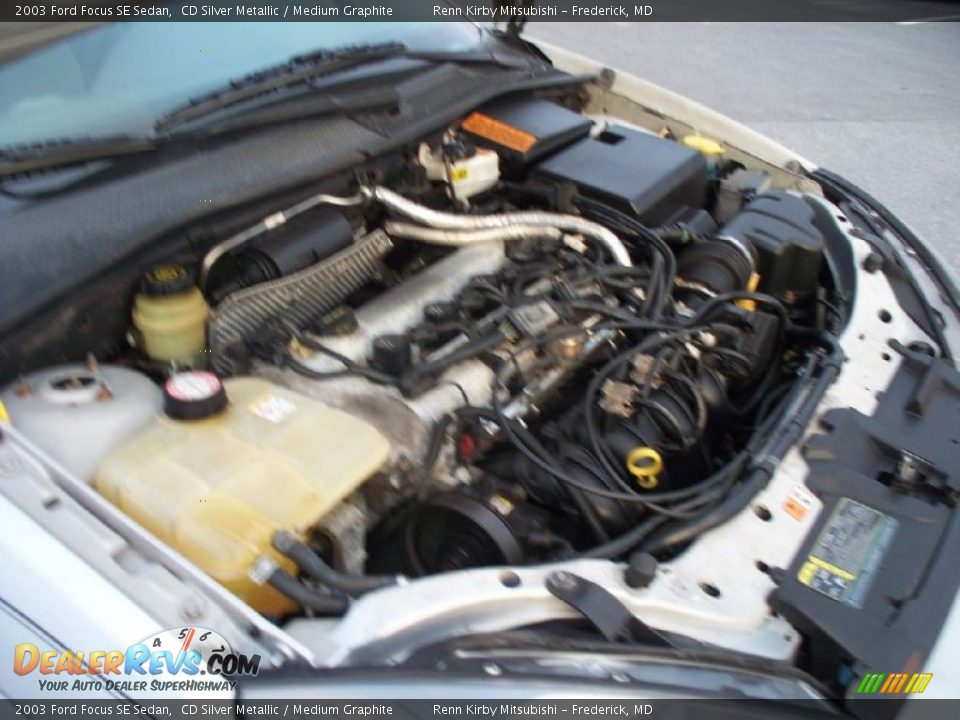 2003 Ford Focus SE Sedan CD Silver Metallic / Medium Graphite Photo #18