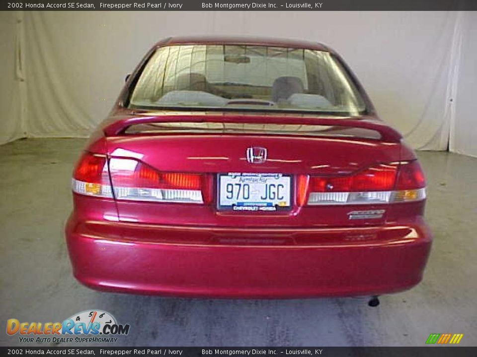 2002 Honda Accord SE Sedan Firepepper Red Pearl / Ivory Photo #15