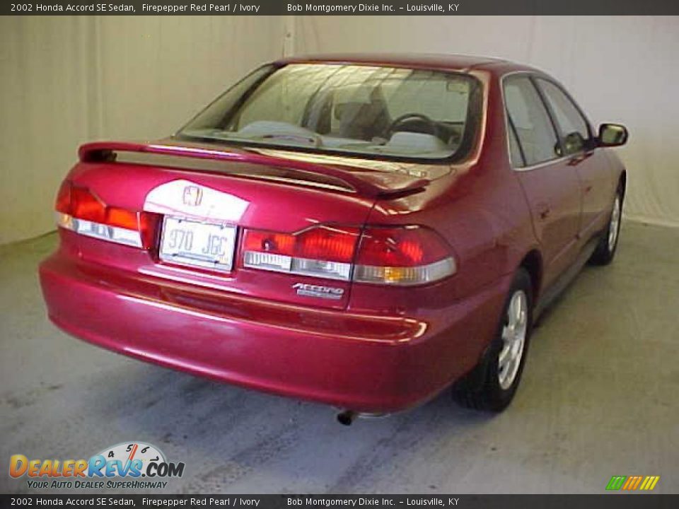 2002 Honda Accord SE Sedan Firepepper Red Pearl / Ivory Photo #17