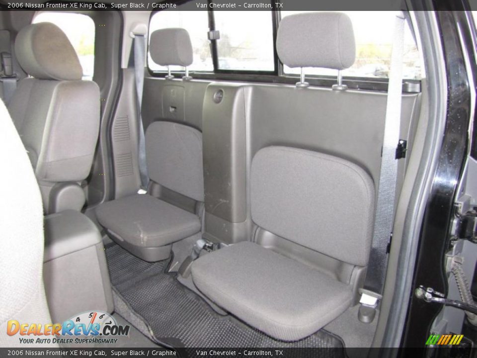 2006 Nissan Frontier XE King Cab Super Black / Graphite Photo #11