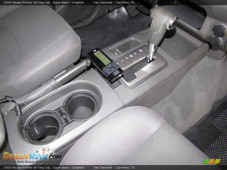 2006 Nissan Frontier XE King Cab Shifter Photo #15
