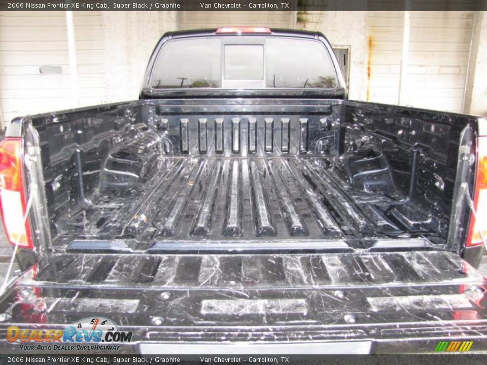 2006 Nissan Frontier XE King Cab Super Black / Graphite Photo #18